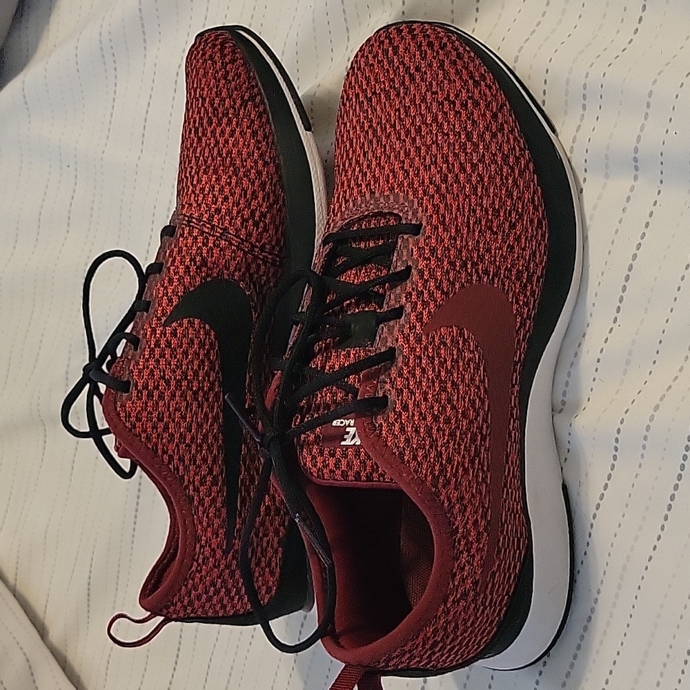 Nike dualtone racer women size 71/2 (youth size 6)
